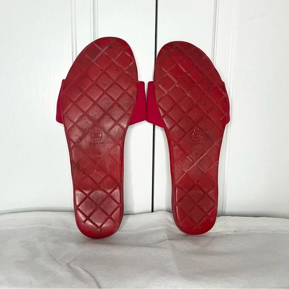 ⚡️CHANEL Red, Blue& White Rubber Flat Sandals - Picture 5 of 5